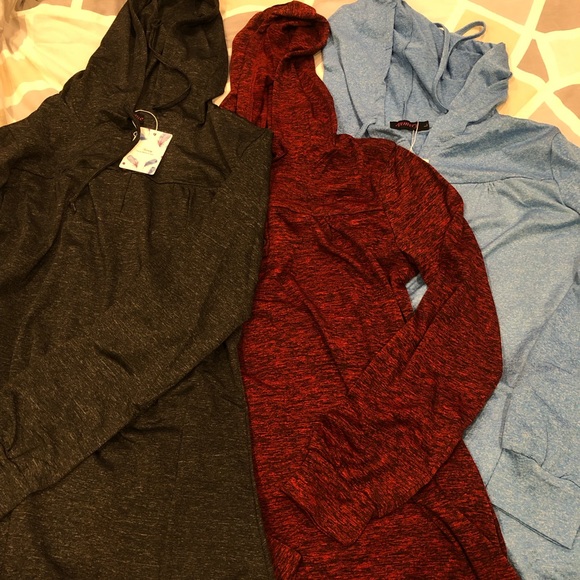 Lightweight Stretchy Breathable V-Neck Hoodie - Picture 5 of 7